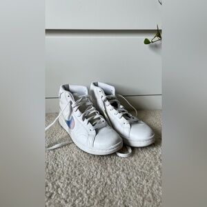 Nike Court Royal 2 Mid Sneaker